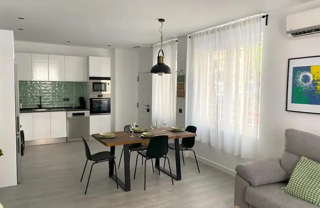 Apartamento Reformado, Luminoso Y Cerca Del Metro-1